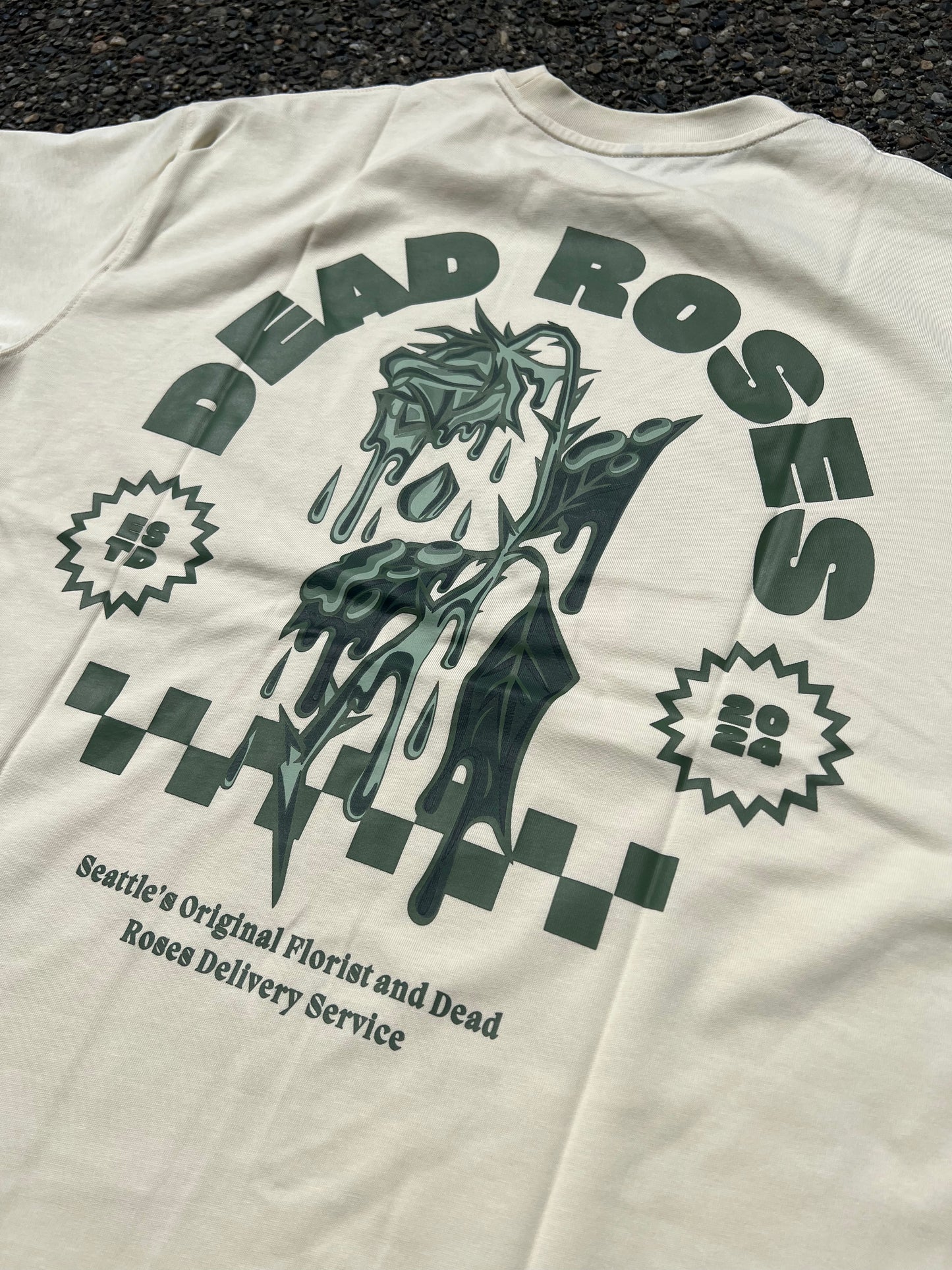 DEAD ROSES CREAM/GREEN FLORAL TEE