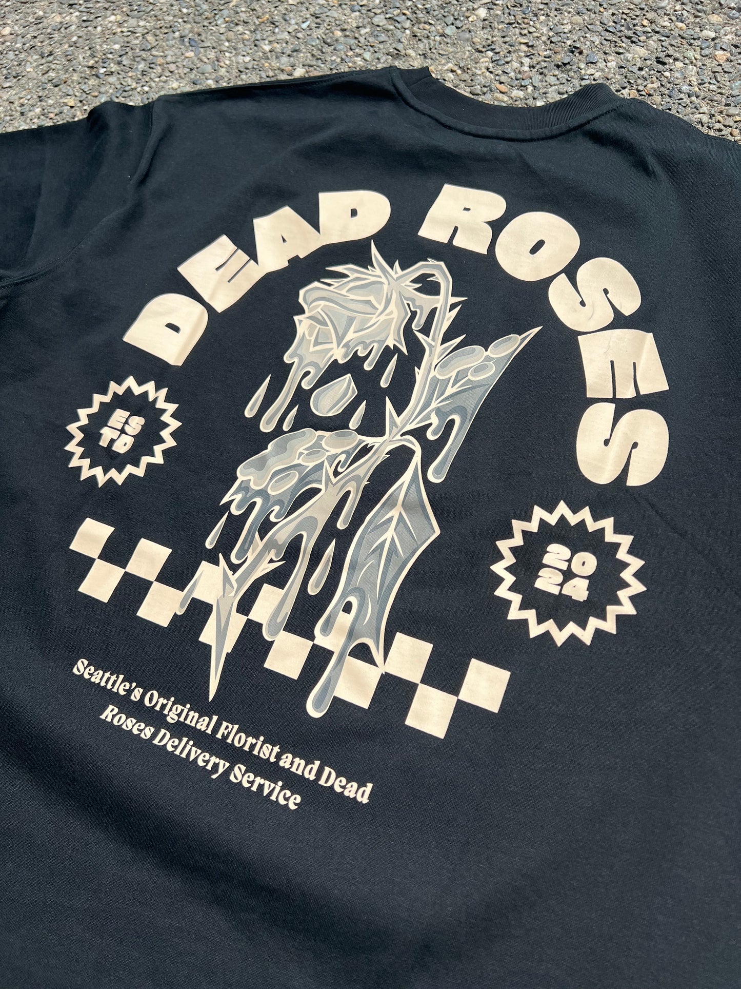 DEAD ROSES BLACK/CREAM FLORIST DESIGNER TEE